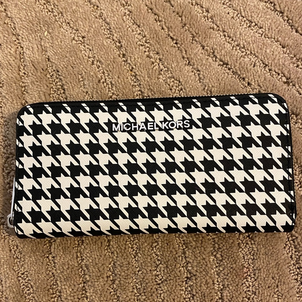 Michael Kors Jet Set wallet